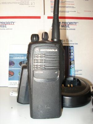 Motorola HT750 4 ch uhf police two way radio 