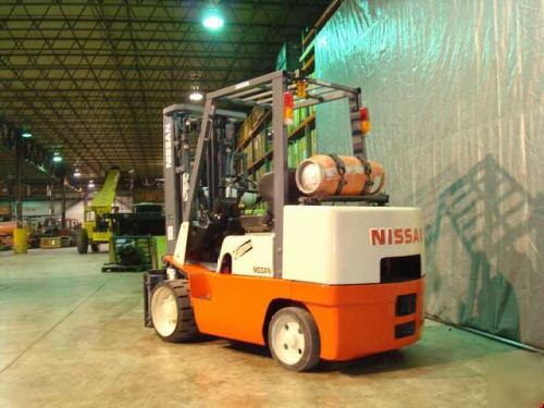 Nissan 8,000 lb forklift 8000 lb fork lift truck - mint