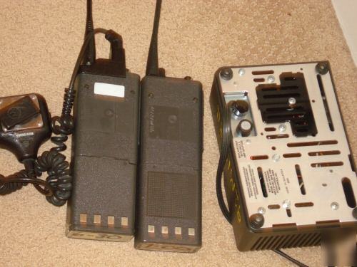 2 motorola 2 way radios MT1000&charging base&microphone