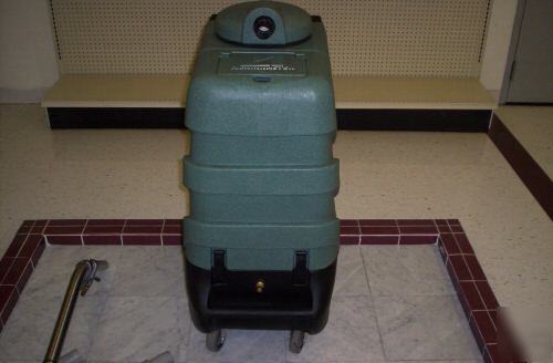 Cleanmaster raptor carpet extractor