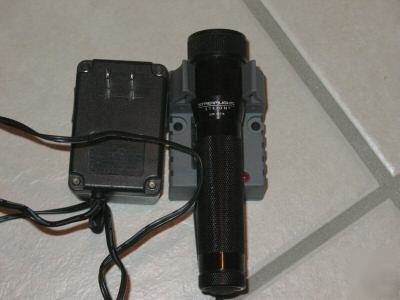 Streamlight strion rechargeable police flashlight light