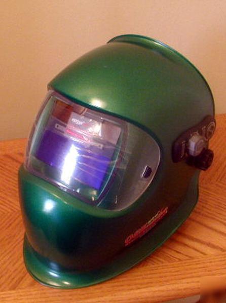 Green optrel satelite welding helmet uvex K603