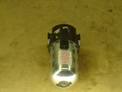 New wilkerson air lubricator L26-03-00 oiler