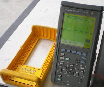 Fluke 93 50MHZ handheld oscilloscope scopemeter