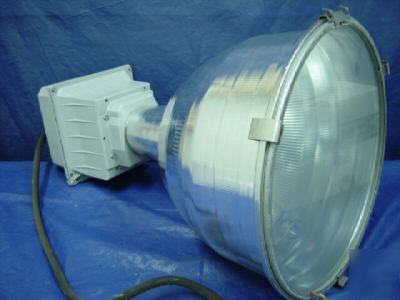 400W warehouse light fixture ge w/ bulb sell as is 