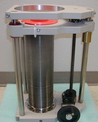 New huntington z-stage vacuum manipulator with bellows