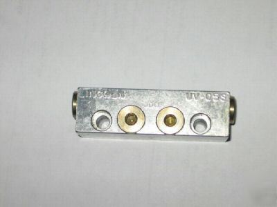 Lincoln uv-15S divider valve for modular lube 882151