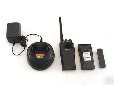 Used motorola CP200 vhf 16CH 5W radio + rapid charger