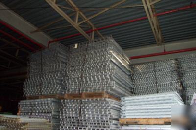 Wire decks for pallet rack or shelving