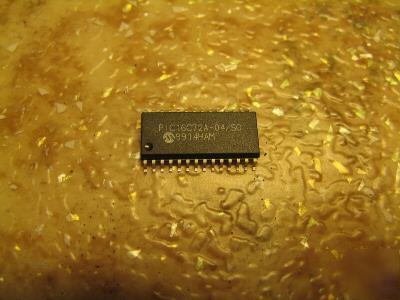 PIC16C72 8-bit cmos microcontroller with a/d converter