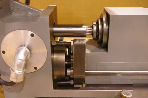 Automatic drilling or tapping unit