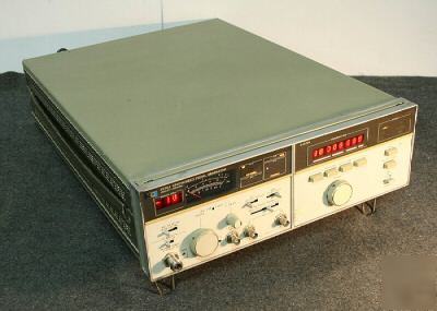 Hp 8672A 2-18GHZ signal generator w/ opt 008 nice