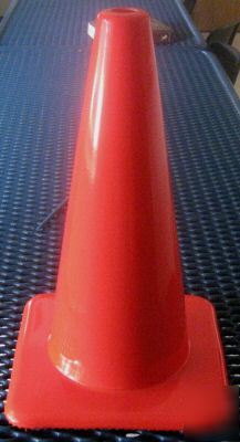 (12) 18â€ trimline safety orange traffic cones