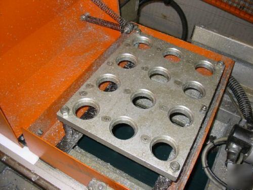 Tekna vertical aluminum machining center elumatic 
