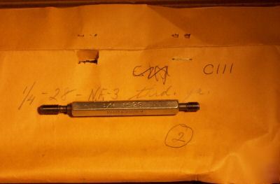 Like new or good cond 1/4-28NF-3 go/ng thrd gage C111