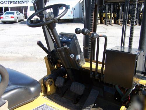 Caterpillar 8,000 lb solid pneumatic forklift truck