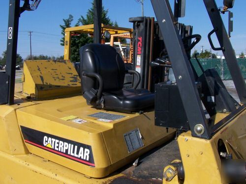 Caterpillar 8,000 lb solid pneumatic forklift truck