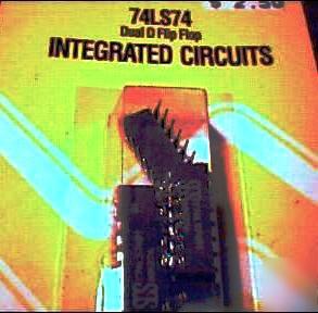 Lots (4)integrated circuit dual flip flop sgs T74LS74B1