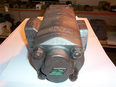 Commercial tandem hydraulic gear pump loaders