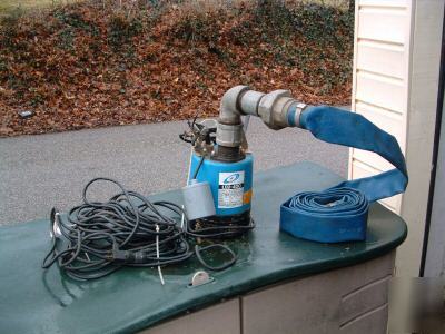 Submersible trash pump w/on off switch float
