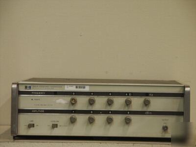 Hp 3320B frequency synthesizer,.01HZ-13MHZ in 7 ranges.