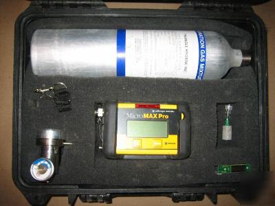Micromax gas detector /monitor and calibration kit 