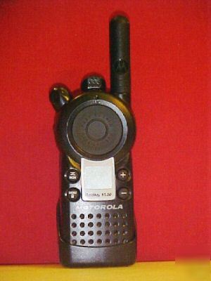 Motorola VL50 cls 8 channel uhf radio CLS1410