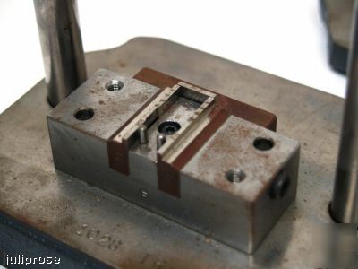 Janesville tool cast iron die set with custom fixture