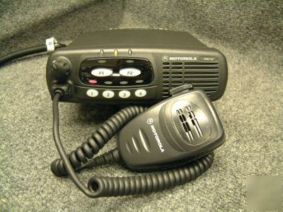 Motorola CDM750 lb 29.7-36.4MHZ mobile radio nos