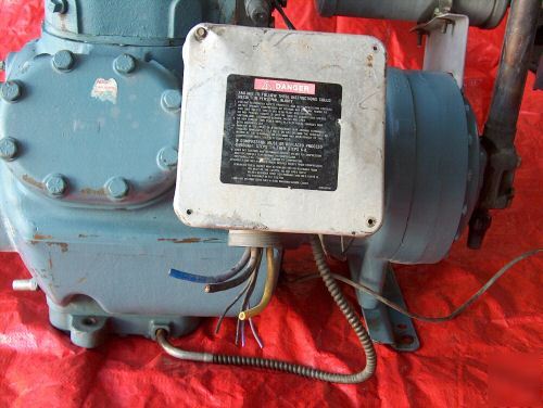 Chiller compressor semi-hermetic carlyle tested 06EF265