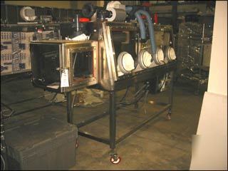La calhene rigid wall containment isolator, s/s-22710