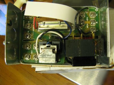 New honeywell L8148J 1009 aquastat relay 