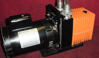 Dual stage rotary vane mechanical vacuum pump,115V