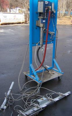 Nordson pump / sprayer assembly