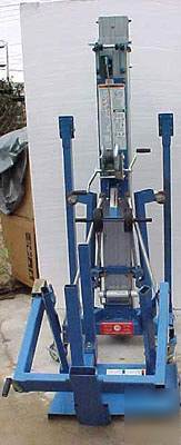 Genie sl-25 superlift material lift