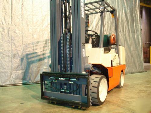 Nissan 8,000 lb forklift 8000 lb fork lift truck - mint