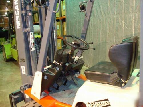 Nissan 8,000 lb forklift 8000 lb fork lift truck - mint