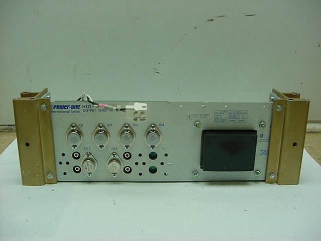 Power one HE12-560 dc power supply 12 vdc 10.2 amp
