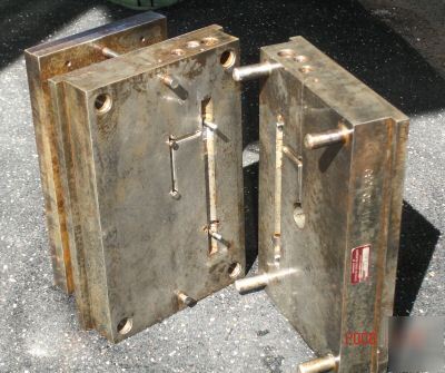 2 plate 11 x 7 plastic injection mold 2 inch plates