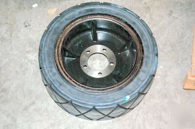 New warren superior tire solid tire 18