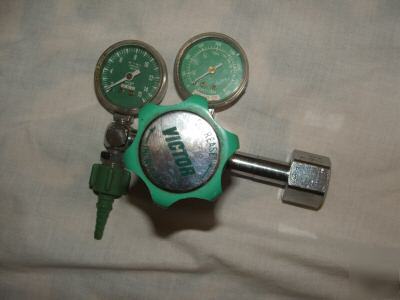 Victor copressed gas regulator