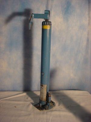 Enerpac jack model jhl - 1.5 tons, 18