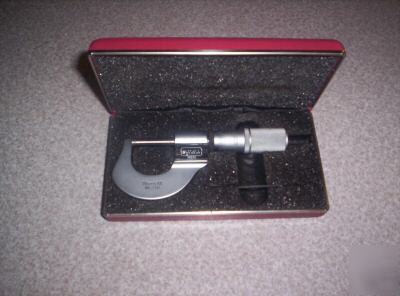 0-1 starrett digital mic.