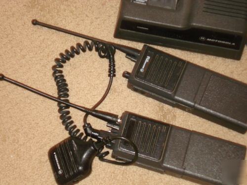 2 motorola 2 way radios MT1000&charging base&microphone
