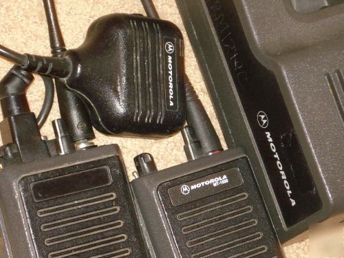 2 motorola 2 way radios MT1000&charging base&microphone