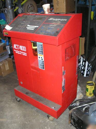 Snap on refrigerant charging recycle recovery unit 120V
