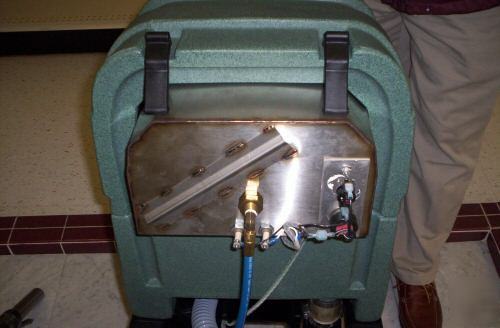 Cleanmaster raptor carpet extractor