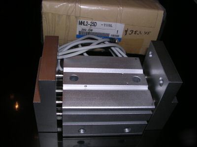 New smc large pneumatic parallel air grippers, MHL2-25D