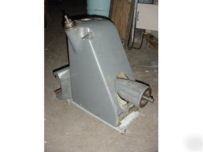 Bridgeport knee, saddle & elevating pedestal