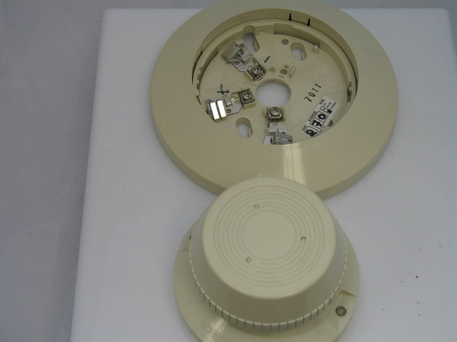 Fsi asd-i smoke detector with adb-f base